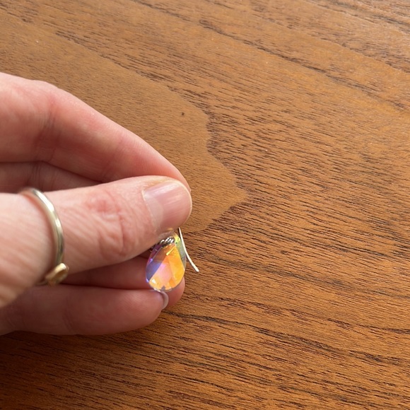 Simple Swarovski earrings - Picture 3 of 3